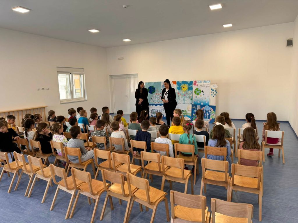 90729f6b-2956-43c5-b734-622f7e638718